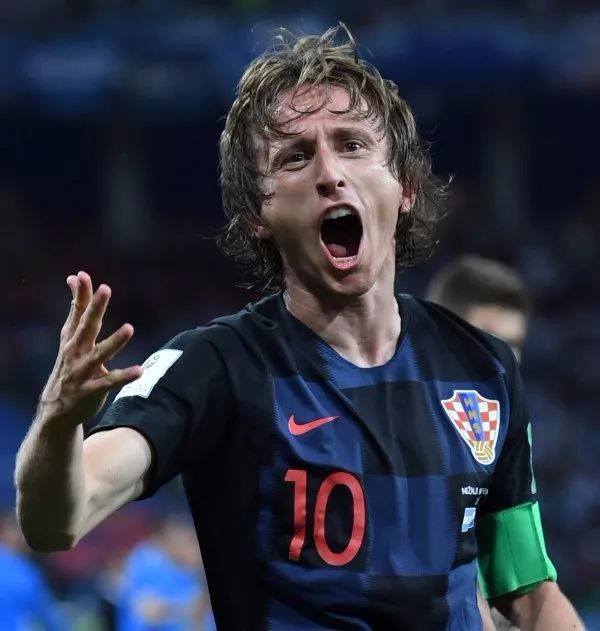 德扑锦标赛：如何利用“前注（Ante）”的增加来调整你的翻牌前偷盲频率？（德扑锦标赛：前注提高时如何调整你的翻牌前偷盲频率）